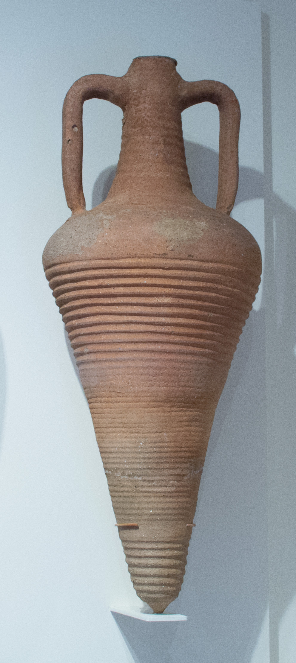 Терракотовая амфора, нач. III в. н.э.