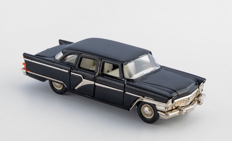 Модель автомобиля ГАЗ-13 "Чайка" № А 15, в родной коробке в масштабе 1:43, композитный материал, Саратовский завод "Тантал", СССР, 1982-1983 гг.