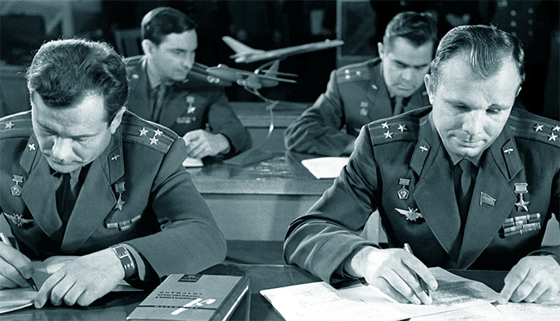 Первые космонавты