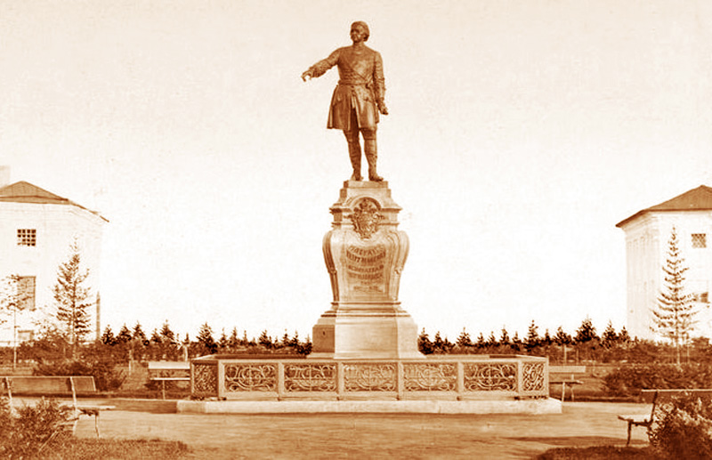 Памятник Петру I