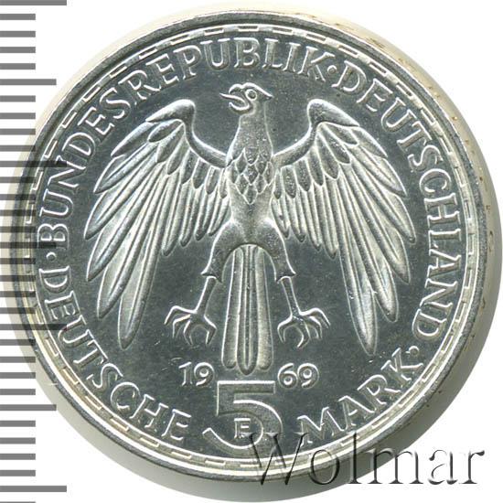 Стоят 5 марок. 5 Дойч марок. Германия 5 марок 1969 года. Дойч марка 1969. 5 Дойч марок 1934 года цена.